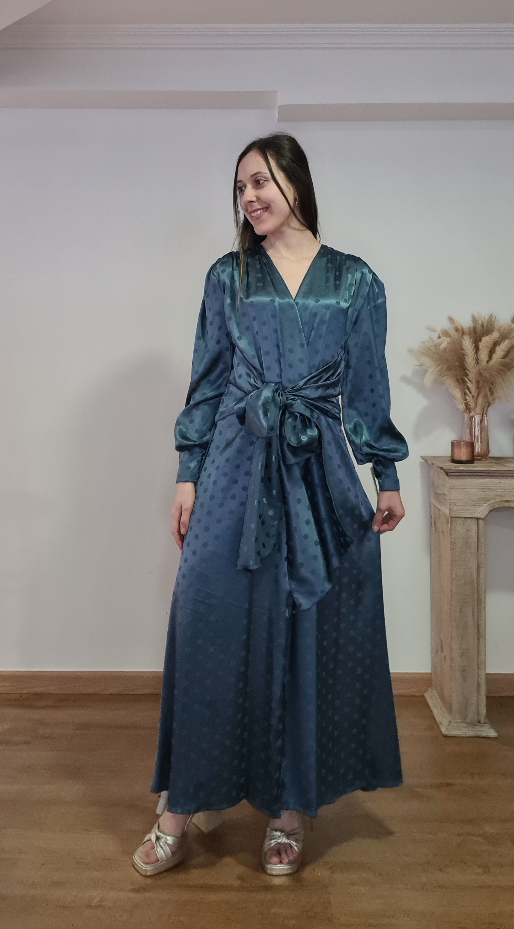 Vestido Raso Lunares