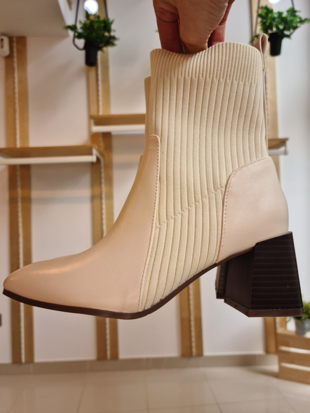 Botin Beis Nicole