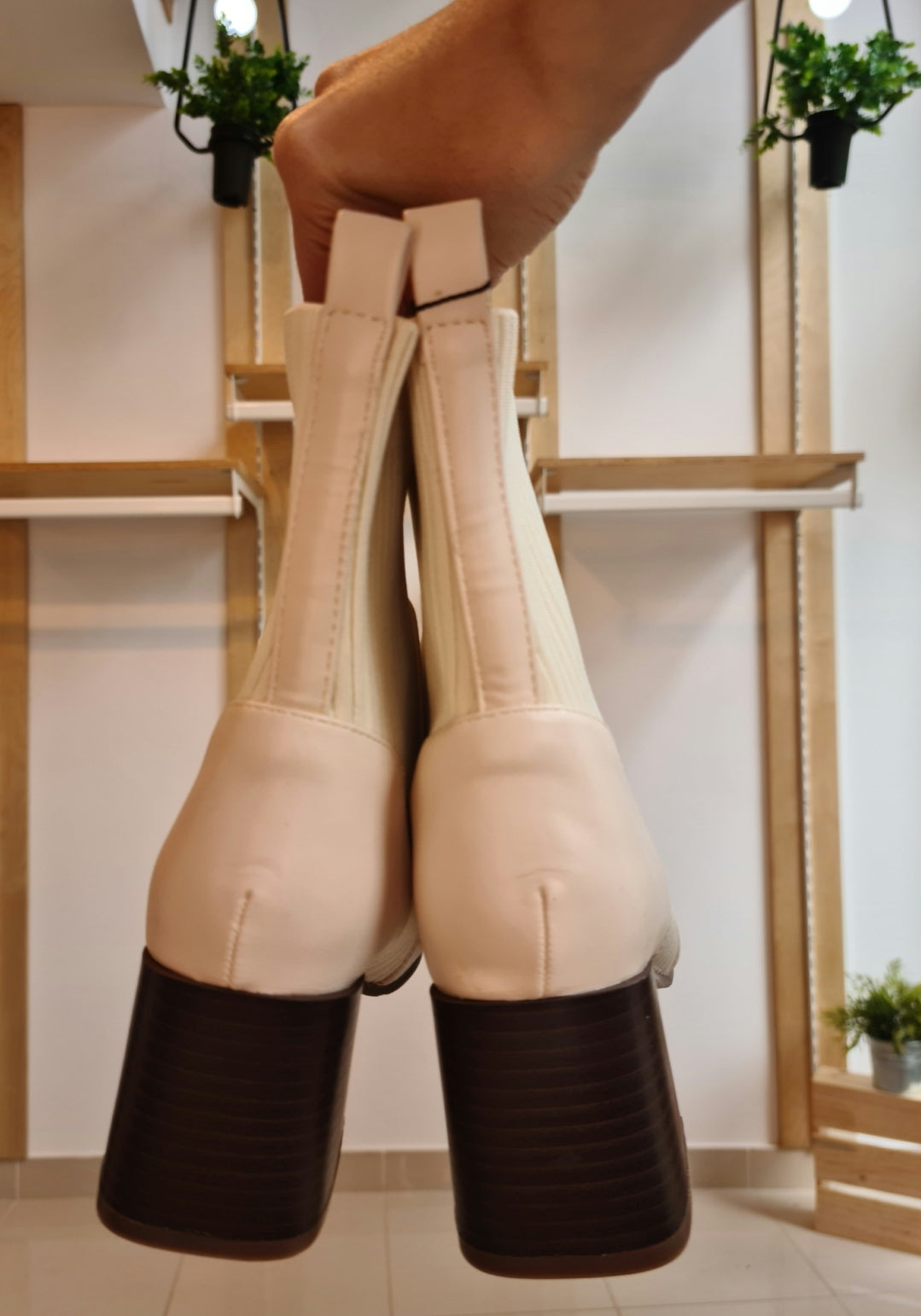 Botin Beis Nicole