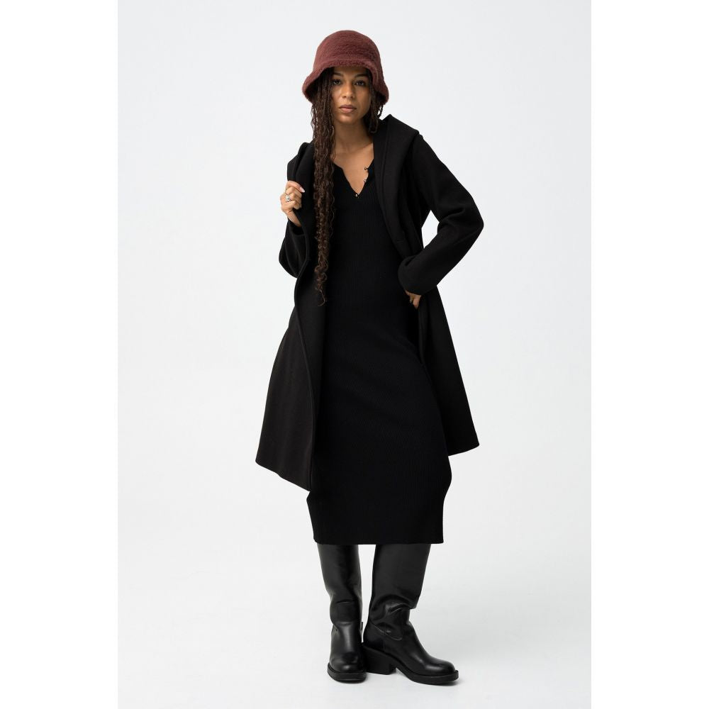 Abrigo Negro Collusion