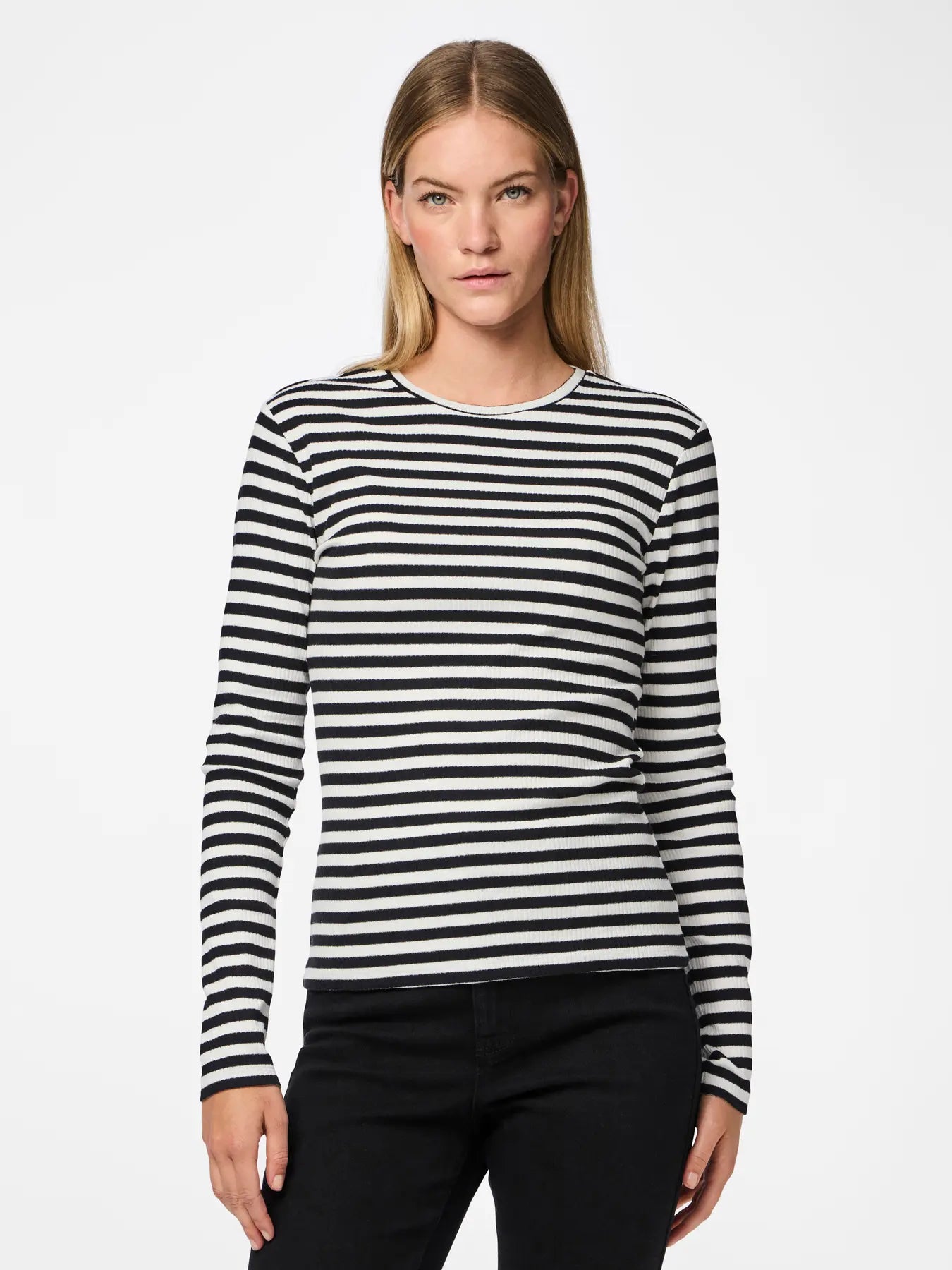 Camiseta negra Ruka
