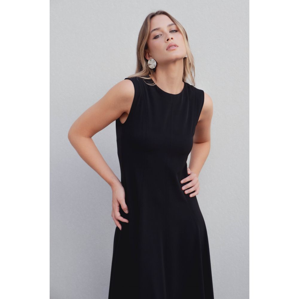 Vestido Negro Nesgas